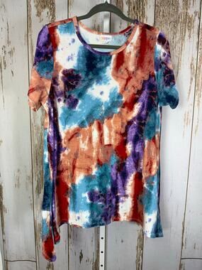 Lularoe, Sharkbite Hem Colorful Blouse. Size Large. Excellent condition!
